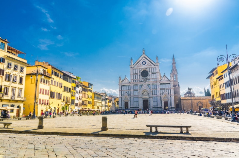 Piazza Santa Croce es uno de los lugares de Florencia