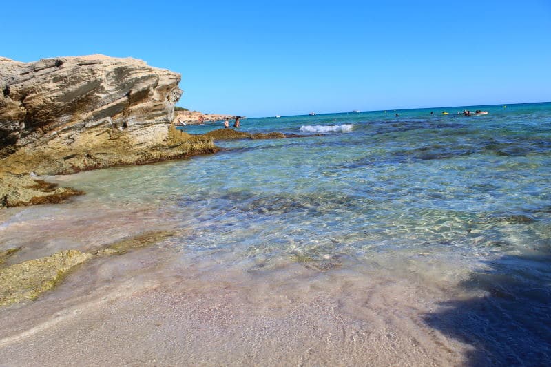 Caló des Mort es una de las mejores playas de Formentera